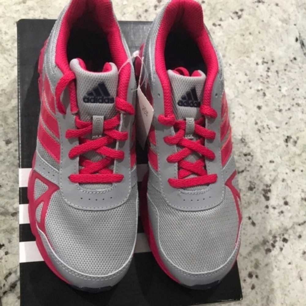Brand New Girls Adidas OrthoLite Shoes Size 4 - Picture 2 of 3